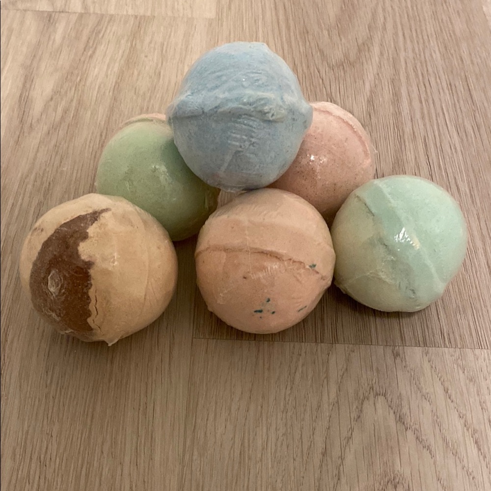 Assorted Colorful Bath Bomb Set - Picture 2 of 2